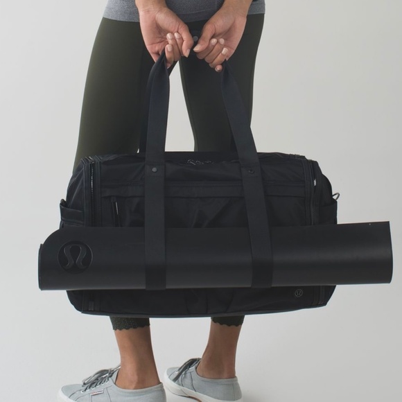 LULULEMON URBANOWSKI WARRIOR DUFFEL BAG BLACK NEW WITH TAGS - Picture 3 of 16